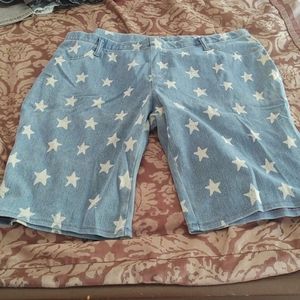 Jean shorts with stars